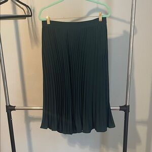 Chic Forest Green Midi Skirt
